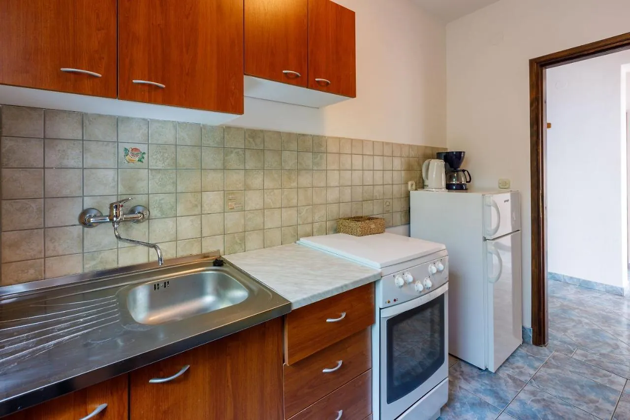 Apartments Bartulin ツリクヴェニツァ