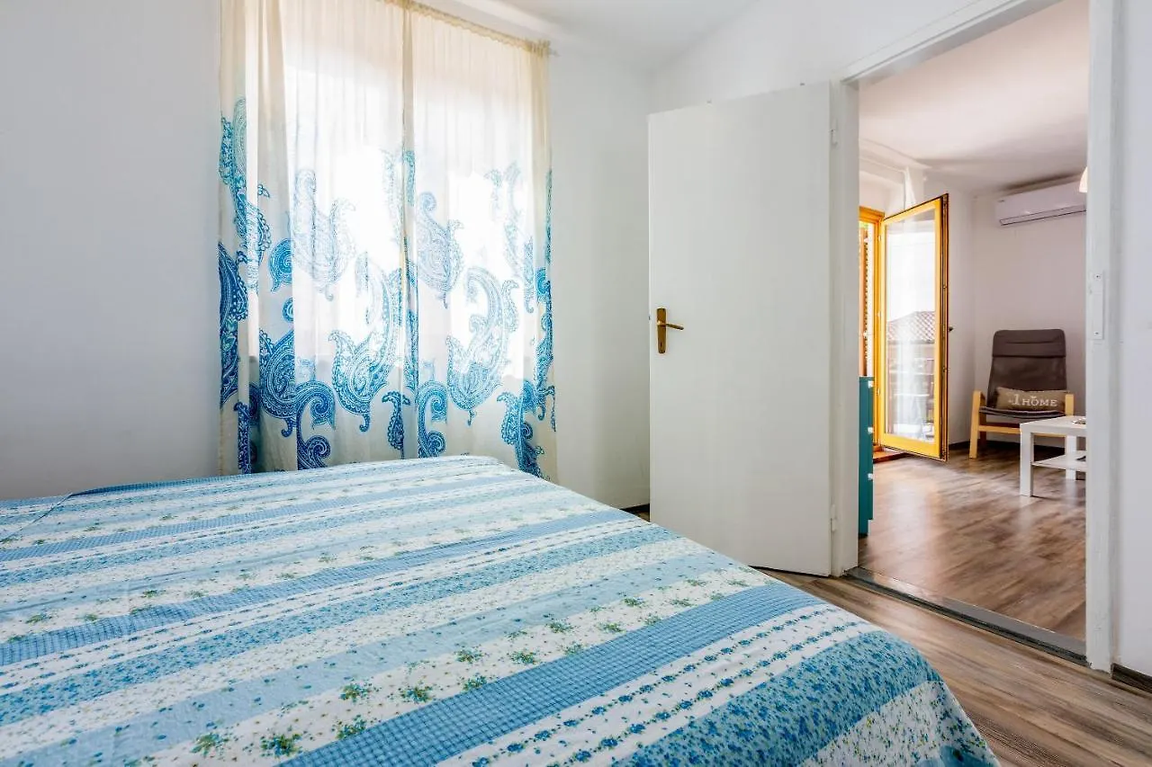 Apartments Bartulin ツリクヴェニツァ