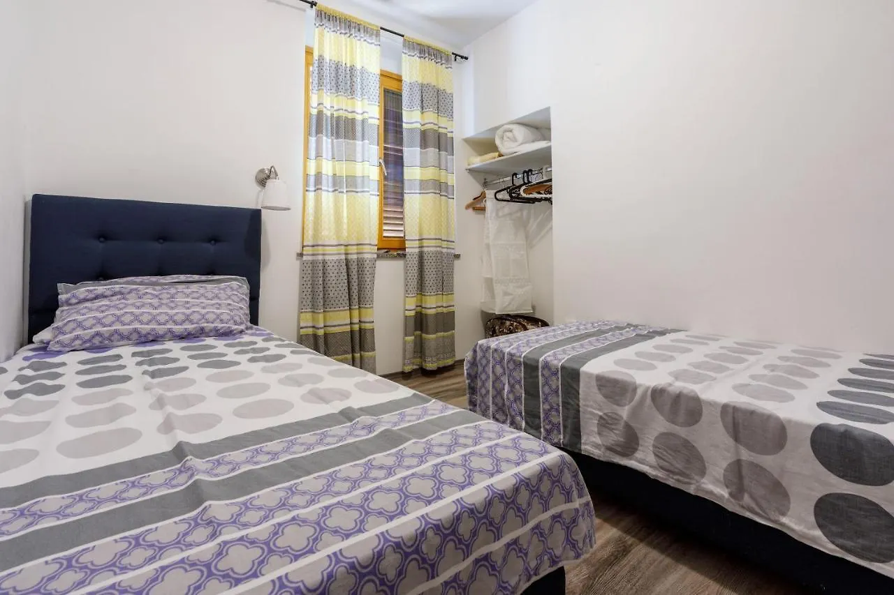 Apartments Bartulin ツリクヴェニツァ 0*,  クロアチア