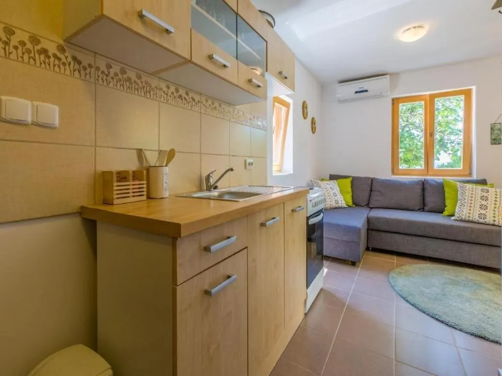 Apartments Bartulin ツリクヴェニツァ